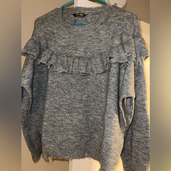 Peyton Jensen Gray destructed sweater - Picture 1 of 3